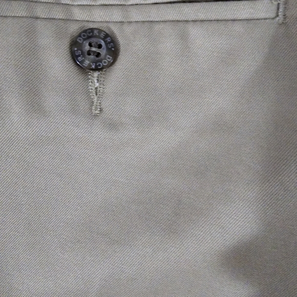 Dockers D3 Classic Fit Khaki Pants Mens 36x32 Beige Straight - Picture 7 of 13